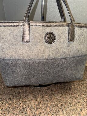Tory Burch Two-Tone Gray wool shoulder bag.
